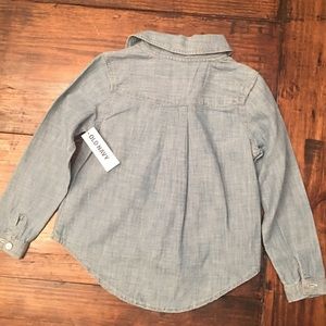 Old Navy Shirts & Tops - NEW! Old Navy Chambray Shirt Size 4 Old Navy Shirts & Tops - NEW! Old Navy Chambray Shirt Size 4